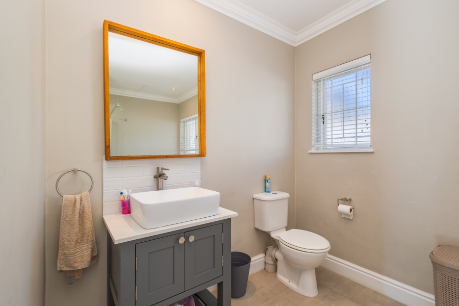 4 Bedroom Property for Sale in Whale Rock Western Cape